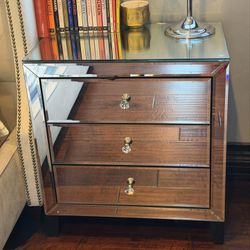 Mirrored Silver 3-Drawer Nightstand Chest     