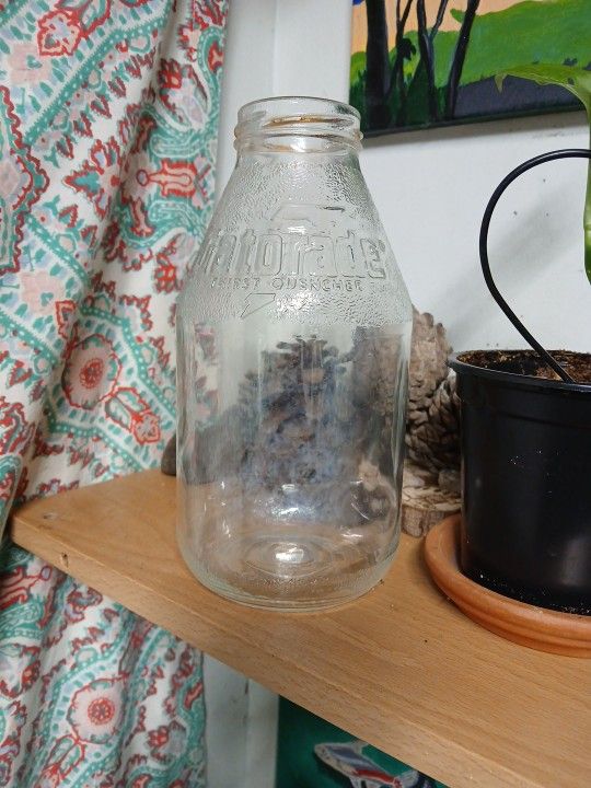 Vintage 1980s Collectible Clear Glass Gatorade Bottle