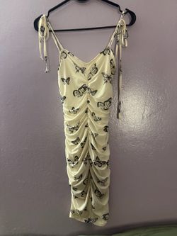Women’s XS cream, white butterfly body con dress 🦋