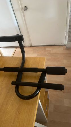 Pull up bar for door frame