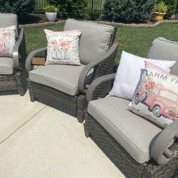 Outdoor Pillows 5 Each