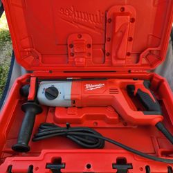 LIKE NEW MILWAUKEE ELECTRIC SDS PLUS ROTARY HAMMER 