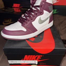 Jordan 1 Retro High OG Bordeaux 