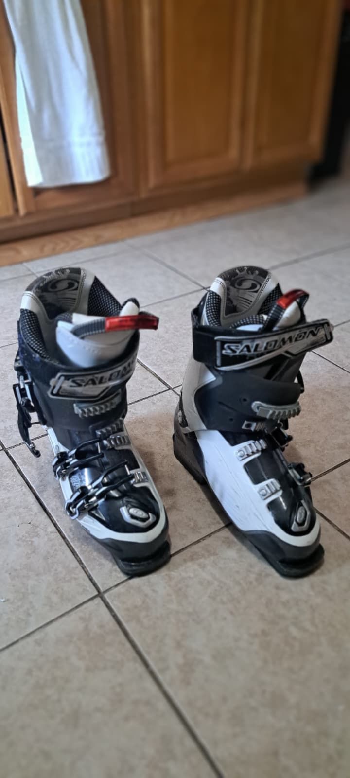 Salomon Impact Ski Boots – Men’s Size 10 (Mondo 27)