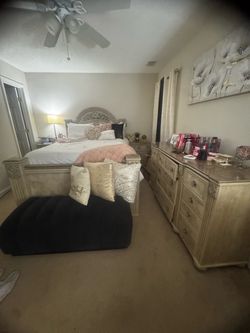 Queen, solid wood bed set