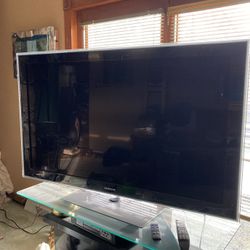 3 TVs 55” 42” 32” 