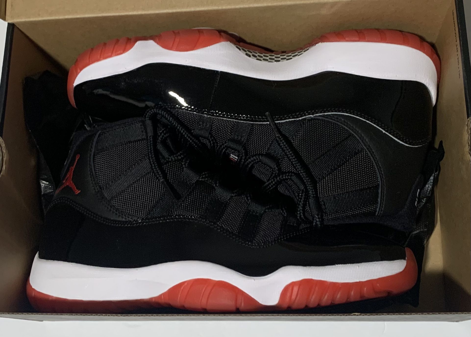 Nike air Jordan retro 11 bred Sz 11 worn literally once basically still new Michael Jordan Chicago bulls nba finals Undefeated four off white T