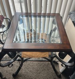 2x Coffee End Tables- NEED TO GO ASAP