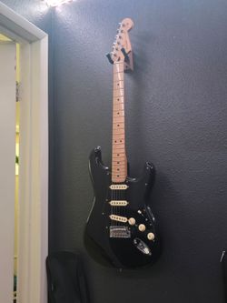 Fender Player Stratocaster w/gig bag!