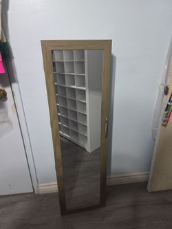 Abington Lane, Wall mountedVanity Storage