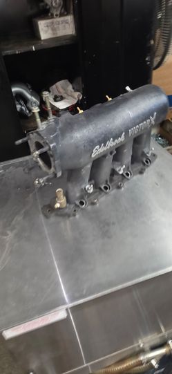 B series pr3  eldbrock turbo manifold.