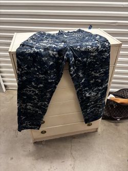 Army Grey Cargo Pants Size Medium 