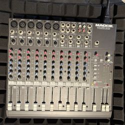 Mackie 1402 Mixer