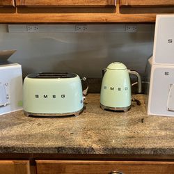 Smeg Kettle and Toaster With Boxes