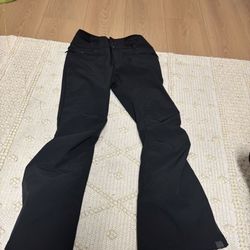 LOW PRICE MOVING- ROXY $340 + TAX BLACK WOMENS WATERPROOF SKI SNOWBOARD PANTS