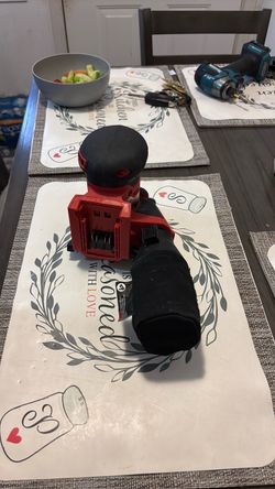 Milwaukee Sheet Sander 18v
