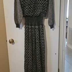 Dress, Size Medium.
