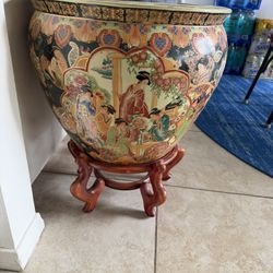 2 Pcs Beautiful Asian vase  