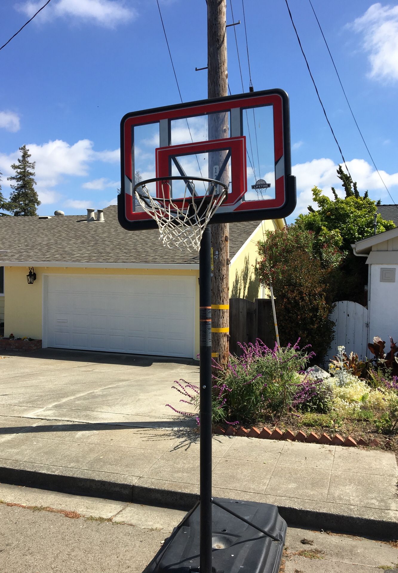 Basketball hoop