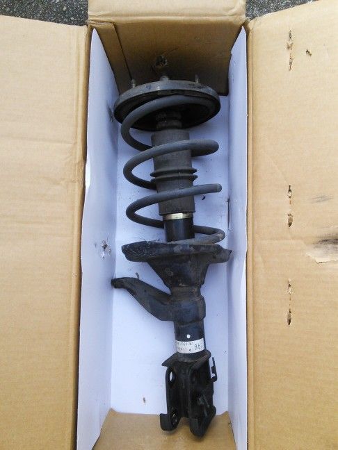 2002 Honda CRV front and back shock absorbers (Used) + Front Axels $65 for all Six Items