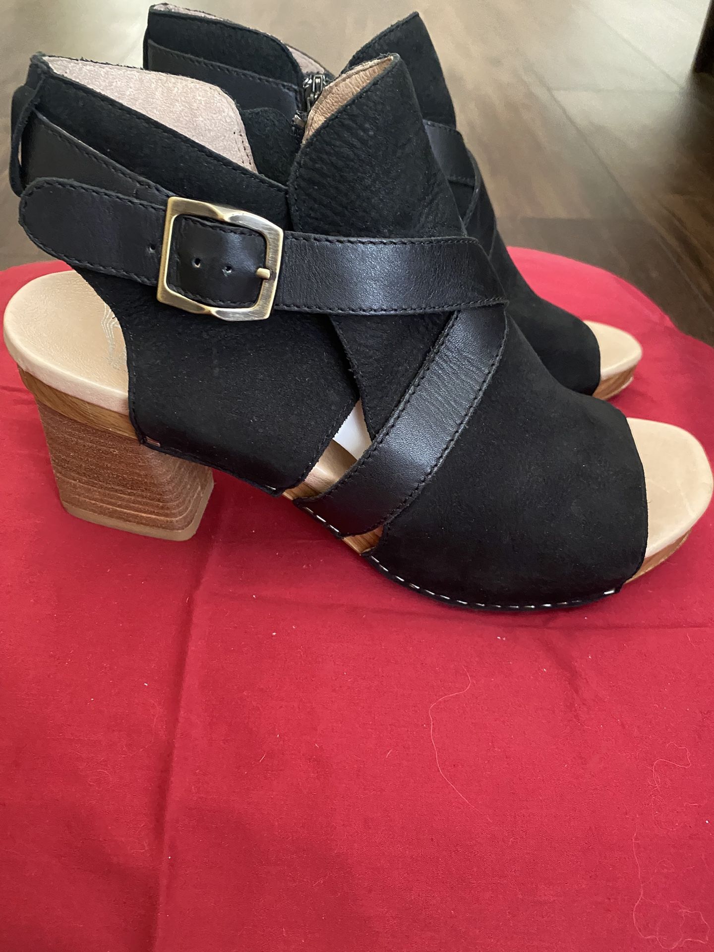DANSKO Shoes Arlene Black Nubuck Platform Sandal Size 7.5