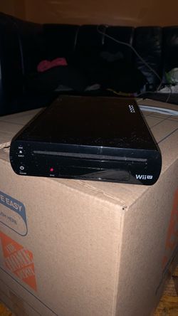 Nintendo Wii U console 32GB Deluxe. (Used)