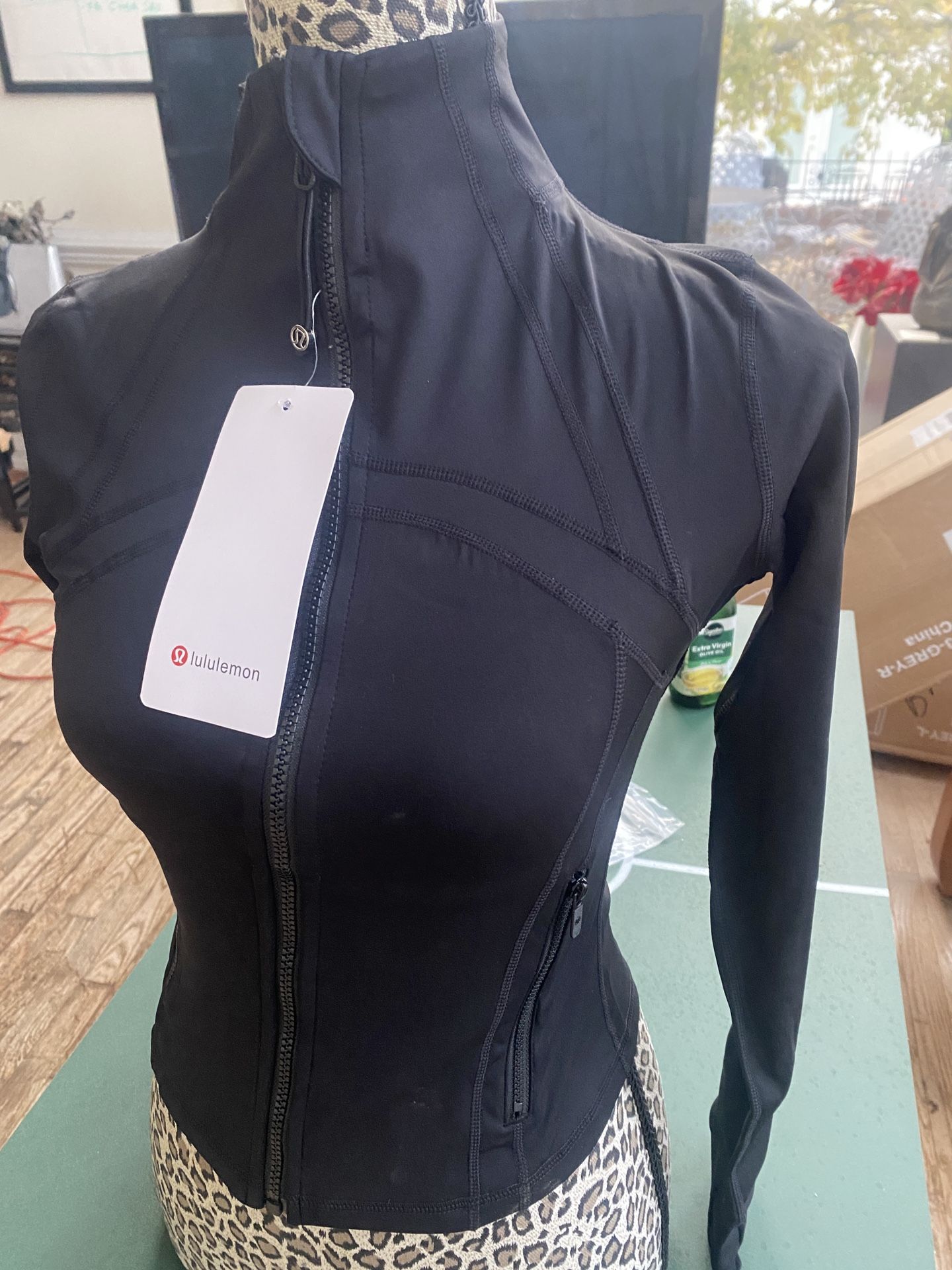 Lululemon Define Cropped Jacket Nulu Black Size 8