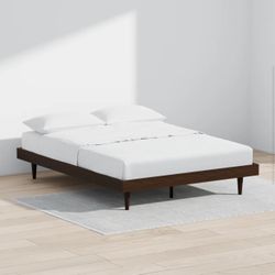 Modern Solid Wood Platform Bedframe (Queen)