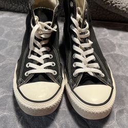 Converse Chuck Taylor, All Star High Top Black On White Size 6.5 Men/8.5 Women