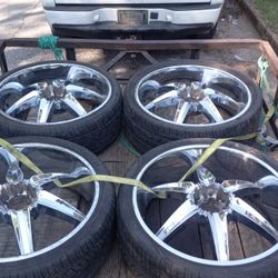 Rim 26inch No Center Caps 800$