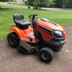 Husqvarna Yard Tractor YTA18542, 42” Deck, 18.5 HP