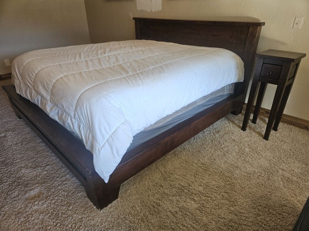 5 Piece Pottery Barn Sumatra Bedroom Set