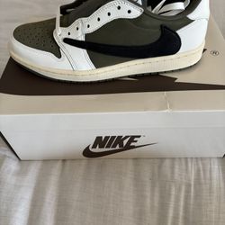 Travis Scott Medium Olive 
