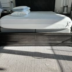 Cal King Bedroom Set