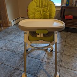 Fisher Price 4-in-1 Total Clean High Chair, Green