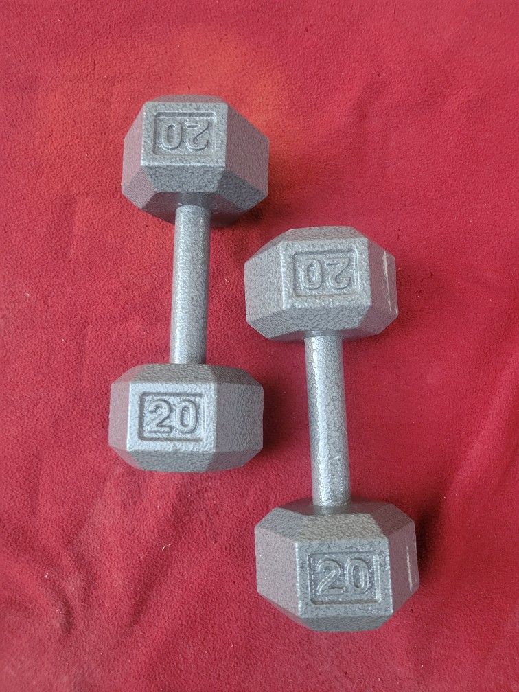 SET OF 20LB.  HEXHEAD DUMBBELLS TOTAL 40LBs 
11525 S HALSTED DUNKIN DONUTS/7111.S WESTERN WALGREENS 
40$  CASH ONLY AS IS 