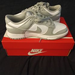 Brand New Nike Dunks Size 6