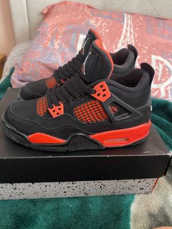 Jordan 4 Thunders