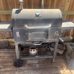BBQ grill. Used Dyna Glo