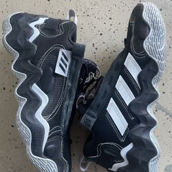 adidas Men's Exhibit B Basketball Shoe