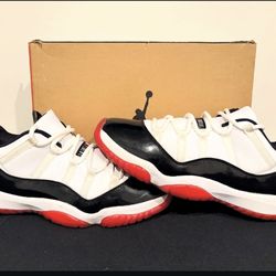 Jordan 11 Low “Concord Bred”
