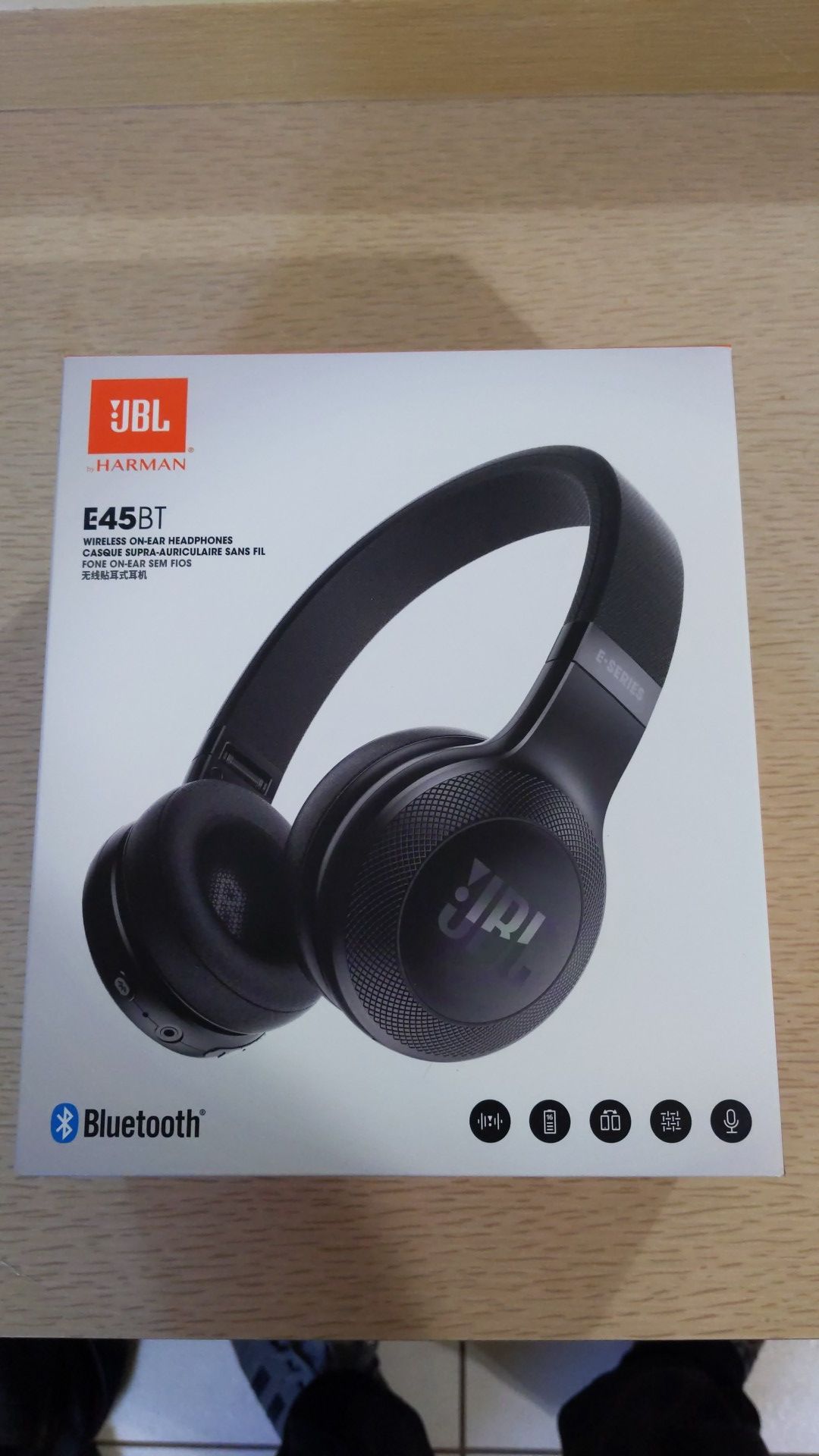 E45BT JBL On-Ear Wireless/Bluetooth Headphones