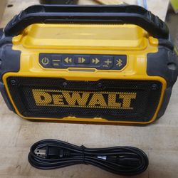 DEWALT 20-Volt MAX Bluetooth Speaker DCR010 USED. TESTED. IN A GOOD WORKING ORDER. 