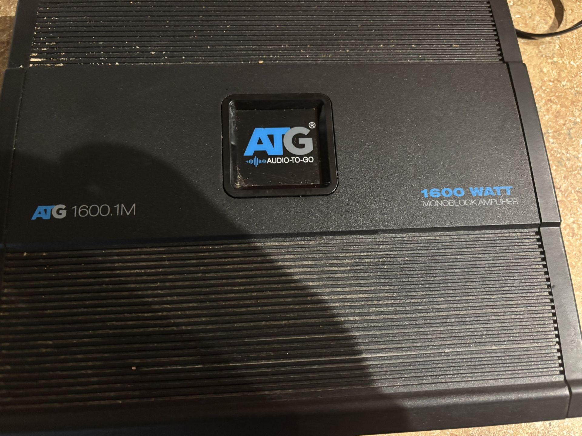 1600 W amplifier with remote