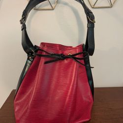 LIKE NEW LOUIS VUITTON NOE BAG