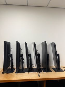 6 Samsung 32 inch 4k UHD monitors
