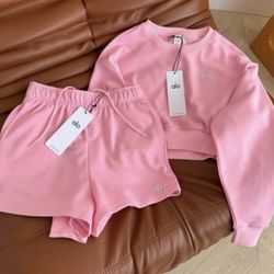 Alo set crop sweater and shorts 
