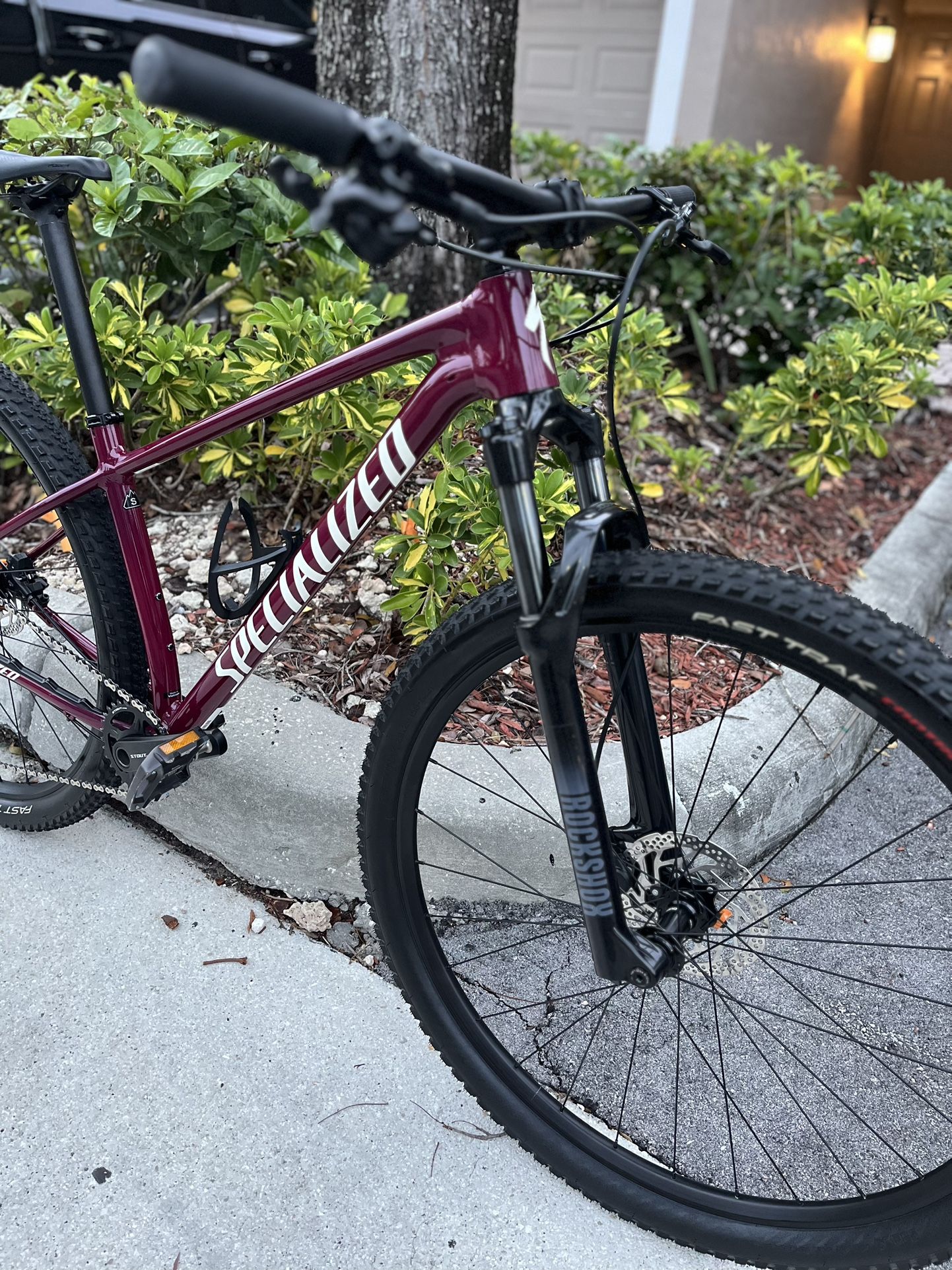 Mountain Bike -Specialized Chisel-Size Small