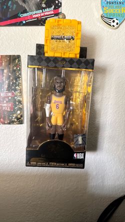 Lebron gold Funko