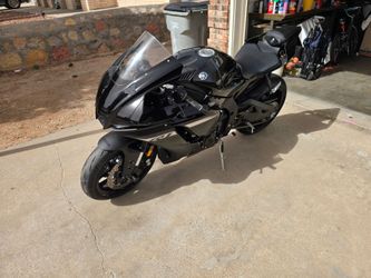 2024 yamaha R1